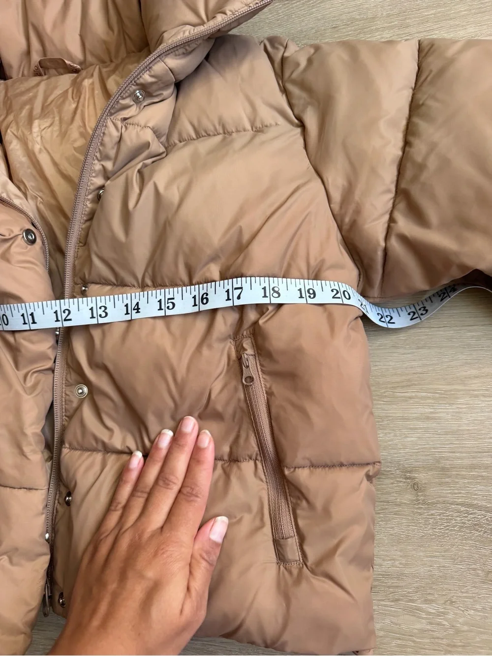 Alo Yoga Gold Rush puffer Tan SZ M
